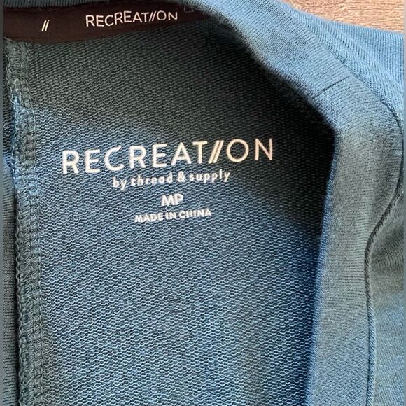 Thread & Supply women’s size medium teal green short sleeve athleisure dress - Picture 2 of 10